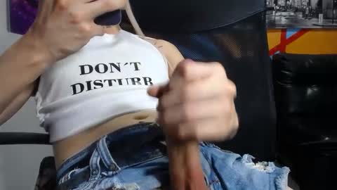 Snapshot of heidy_sumers chatting on December 3, 2024, 9:34 pm Heidy Sumers online show from December 3, 2024, 9:34 pm