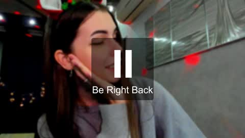 Snapshot of heileymeow chatting on December 24, 2024, 9:22 pm Heiley online show from December 24, 2024, 9:22 pm