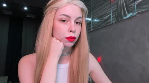 Snapshot of heileymeow chatting on December 30, 2024, 5:44 pm Heiley online show from December 30, 2024, 5:44 pm