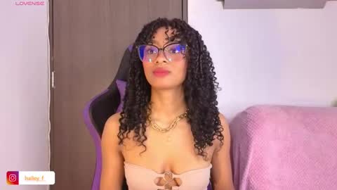 Snapshot of heily_fox chatting on February 24, 2025, 5:11 am HEILY online show from February 24, 2025, 5:11 am