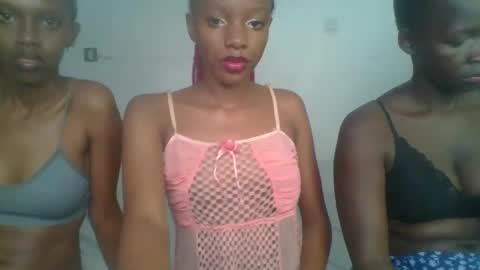 Snapshot of heilybunny chatting on April 3, 2026, 9:24 pm heilybunny online show from April 3, 2026, 9:24 pm