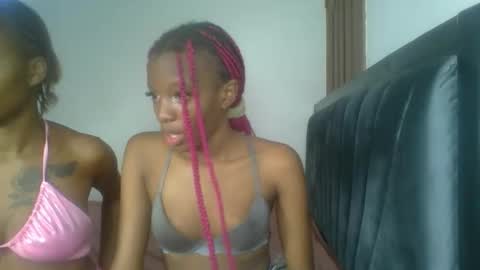 Snapshot of heilybunny chatting on April 13, 2026, 9:37 am heilybunny online show from April 13, 2026, 9:37 am