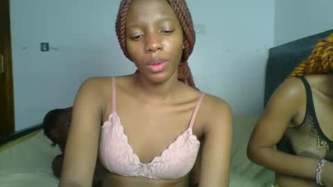 Snapshot of heilybunny chatting on May 25, 2026, 7:09 pm heilybunny online show from May 25, 2026, 7:09 pm