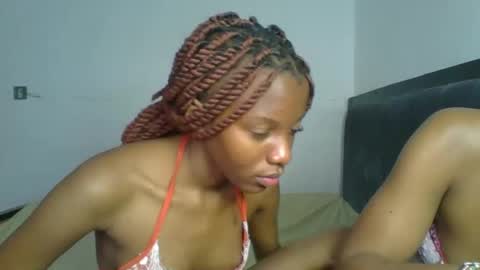 Snapshot of heilybunny chatting on May 26, 2026, 7:15 am heilybunny online show from May 26, 2026, 7:15 am
