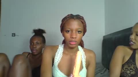 Snapshot of heilybunny chatting on May 30, 2026, 10:01 am heilybunny online show from May 30, 2026, 10:01 am