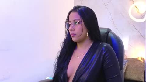 Snapshot of heilyn_ross chatting on February 1, 2026, 3:27 am Heilyn online show from February 1, 2026, 3:27 am