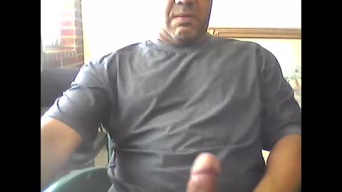 Snapshot of heistt chatting on December 27, 2024, 5:37 pm Heist Stein online show from December 27, 2024, 5:37 pm