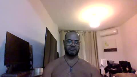 Snapshot of heistt chatting on November 3, 2025, 11:26 pm Heist Stein online show from November 3, 2025, 11:26 pm