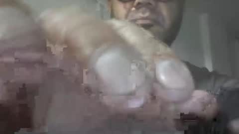 Snapshot of heistt chatting on December 16, 2025, 1:43 am Heist Stein online show from December 16, 2025, 1:43 am