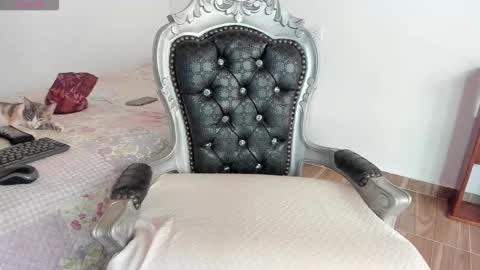 Hela   Independent model online show from November 30, 2025, 5:28 pm