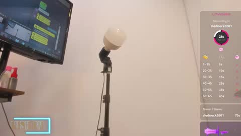 Snapshot of heleenhott_ chatting on November 27, 2025, 12:35 am hellen online show from November 27, 2025, 12:35 am