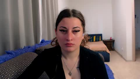 Snapshot of helen_adams_ chatting on May 23, 2026, 7:35 am helen_adams_ online show from May 23, 2026, 7:35 am