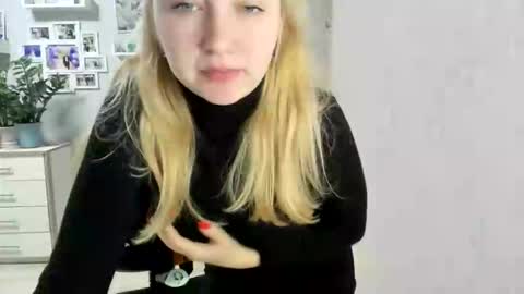 Helen sven online show from October 17, 2025, 3:36 pm