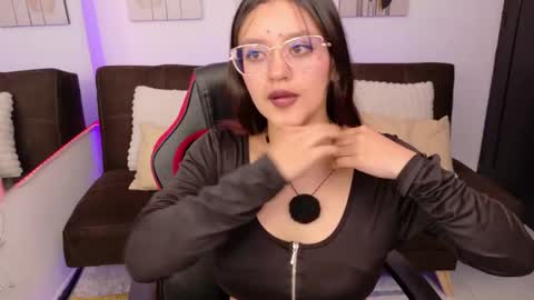 helen online show from April 19, 2026, 4:23 am