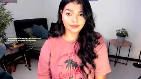 Snapshot of helen_miller chatting on January 6, 2026, 7:39 pm helen_miller online show from January 6, 2026, 7:39 pm