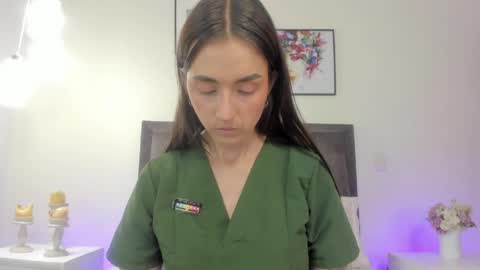 Snapshot of helen_mooree chatting on June 2, 2026, 12:51 pm Helen online show from June 2, 2026, 12:51 pm