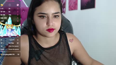 Snapshot of helen_russoo chatting on January 4, 2025, 8:48 pm Helen online show from January 4, 2025, 8:48 pm