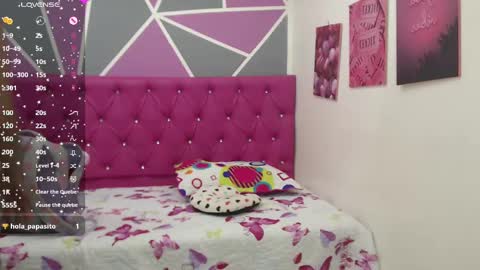 Snapshot of helen_russoo chatting on February 12, 2025, 9:54 pm Helen online show from February 12, 2025, 9:54 pm