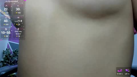 Snapshot of helen_russoo chatting on February 22, 2025, 9:04 pm Helen online show from February 22, 2025, 9:04 pm