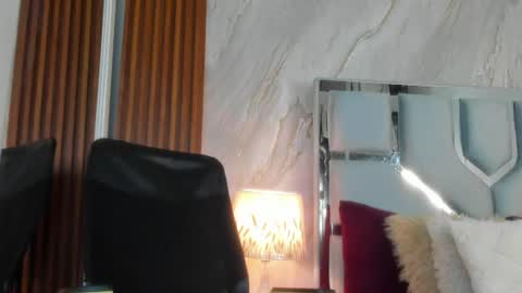 Helena Santos  online show from July 17, 2026, 10:44 am