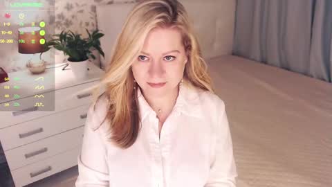 Snapshot of helenbonham chatting on December 7, 2024, 6:10 am Helena Bonham online show from December 7, 2024, 6:10 am