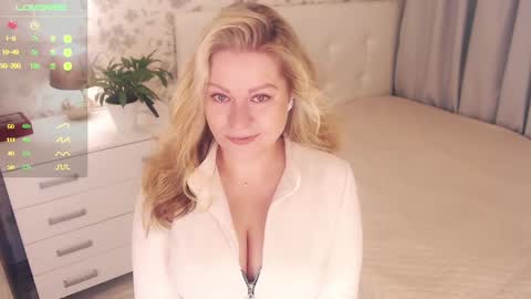 Snapshot of helenbonham chatting on December 12, 2024, 3:21 am Helena Bonham online show from December 12, 2024, 3:21 am