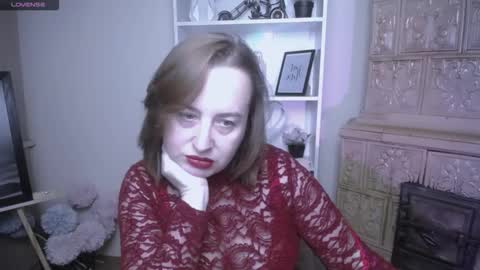 Snapshot of helenbrais chatting on November 18, 2025, 7:46 am Helen online show from November 18, 2025, 7:46 am