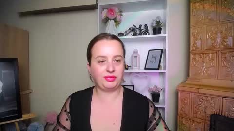 Snapshot of helenbrais chatting on November 24, 2025, 8:03 am Helen online show from November 24, 2025, 8:03 am