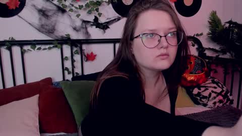 Snapshot of helendanvers chatting on November 4, 2025, 9:52 am helendanvers online show from November 4, 2025, 9:52 am