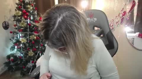 helenenigma online show from January 12, 2025, 4:52 am