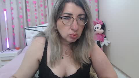 helenenigma online show from February 9, 2026, 8:02 pm