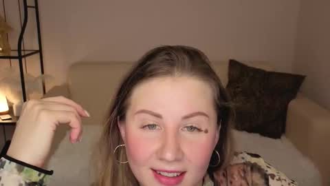 Snapshot of helens_lov chatting on November 22, 2025, 1:59 am Helen online show from November 22, 2025, 1:59 am