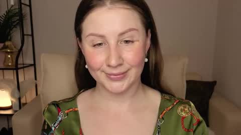 Helen online show from May 10, 2026, 2:17 am