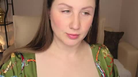 Helen online show from May 22, 2026, 2:40 am