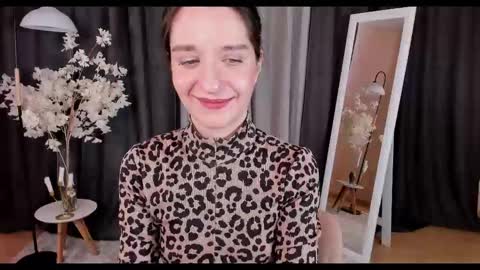 Helen online show from February 28, 2025, 2:53 am