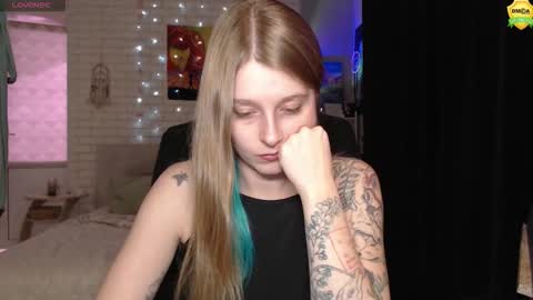 Snapshot of helenundersin chatting on November 25, 2025, 8:42 pm Helen online show from November 25, 2025, 8:42 pm