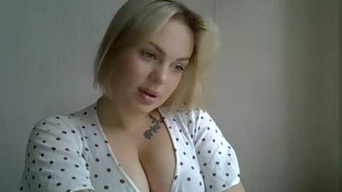 Snapshot of helga_now chatting on October 14, 2025, 9:10 am helga_now online show from October 14, 2025, 9:10 am