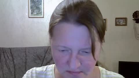 Snapshot of helgacharming chatting on July 3, 2026, 9:32 pm helgacharming online show from July 3, 2026, 9:32 pm