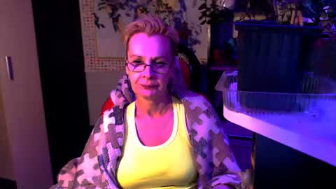 Snapshot of helgahimmele chatting on June 10, 2026, 6:40 pm Helga online show from June 10, 2026, 6:40 pm