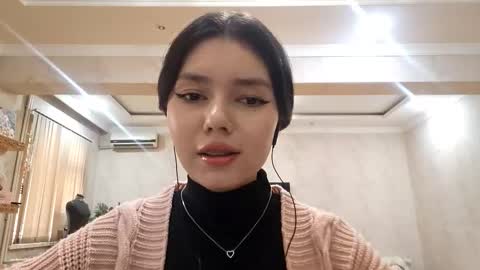 Snapshot of helgakraszewski chatting on November 6, 2025, 9:54 am Alice online show from November 6, 2025, 9:54 am