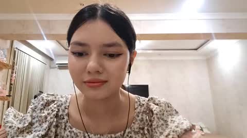 Snapshot of helgakraszewski chatting on November 11, 2025, 3:34 pm Alice online show from November 11, 2025, 3:34 pm