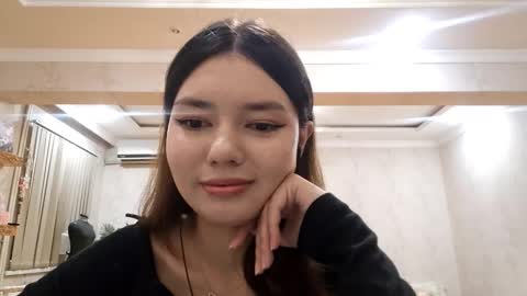 Snapshot of helgakraszewski chatting on November 13, 2025, 3:33 pm Alice online show from November 13, 2025, 3:33 pm