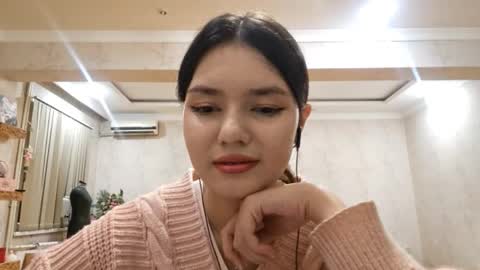 Snapshot of helgakraszewski chatting on November 15, 2025, 3:52 pm Alice online show from November 15, 2025, 3:52 pm