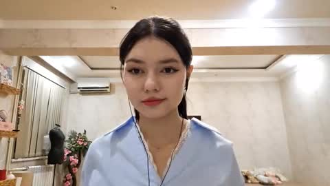 Snapshot of helgakraszewski chatting on November 19, 2025, 5:02 pm Alice online show from November 19, 2025, 5:02 pm