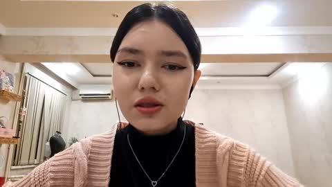 Snapshot of helgakraszewski chatting on November 22, 2025, 3:55 pm Alice online show from November 22, 2025, 3:55 pm