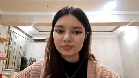 Snapshot of helgakraszewski chatting on November 23, 2025, 3:45 pm Alice online show from November 23, 2025, 3:45 pm