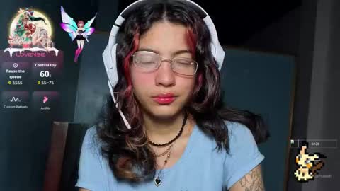 Helia Transfem and Amy online show from November 15, 2025, 7:05 am