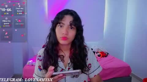 Helia Transfem and Amy online show from May 8, 2026, 1:27 pm