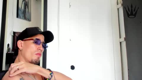 Eros online show from October 28, 2025, 6:32 pm