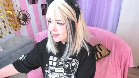 Snapshot of hell_fairy chatting on January 19, 2025, 3:08 am Laura online show from January 19, 2025, 3:08 am